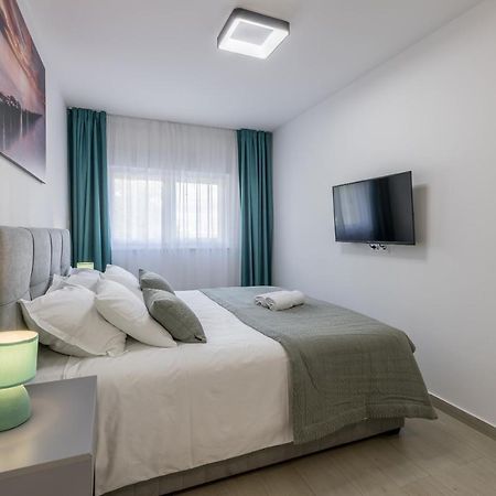 Luxury Apartments Katarina Каштела Екстер'єр фото