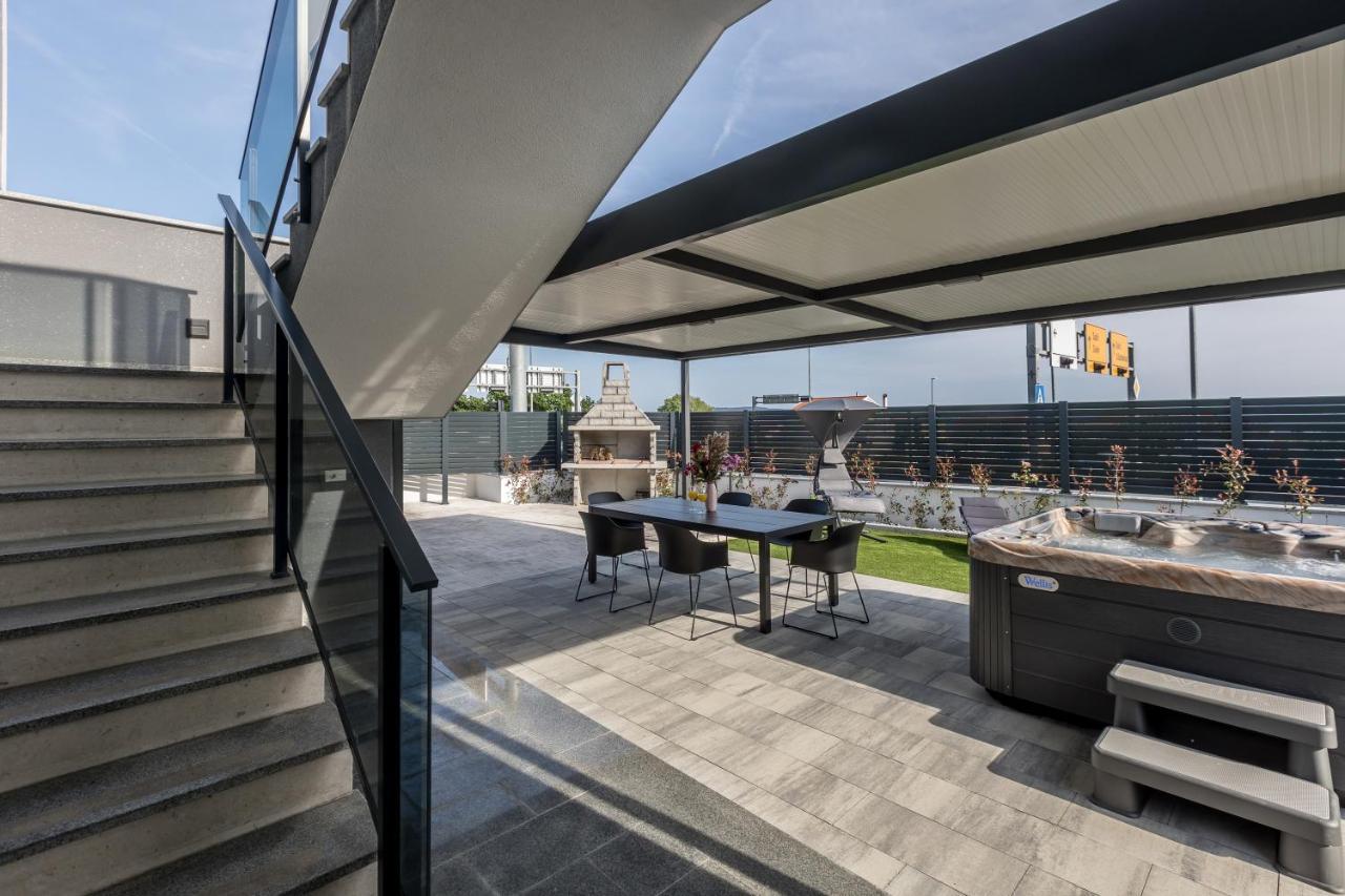 Luxury Apartments Katarina Каштела Екстер'єр фото
