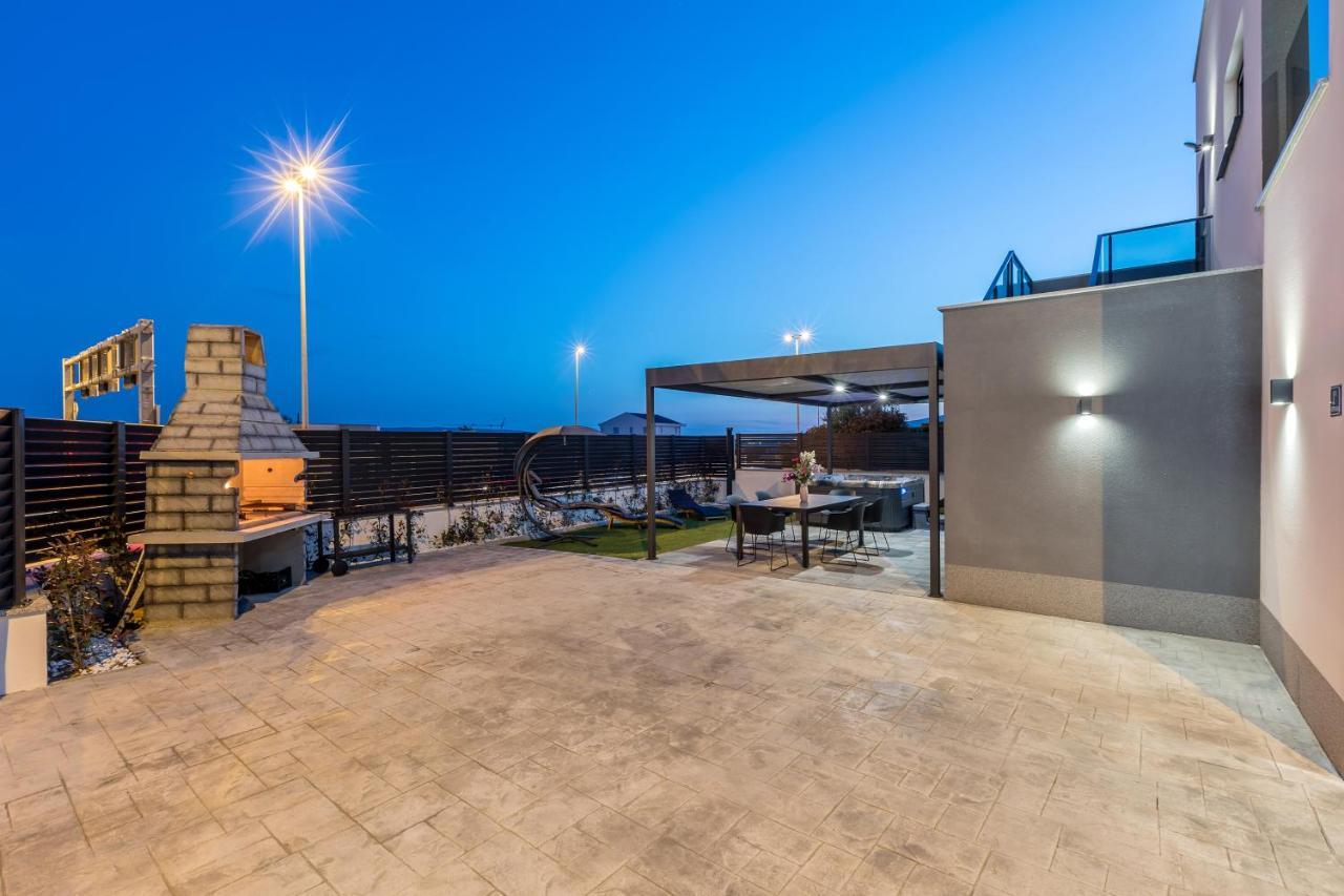 Luxury Apartments Katarina Каштела Екстер'єр фото
