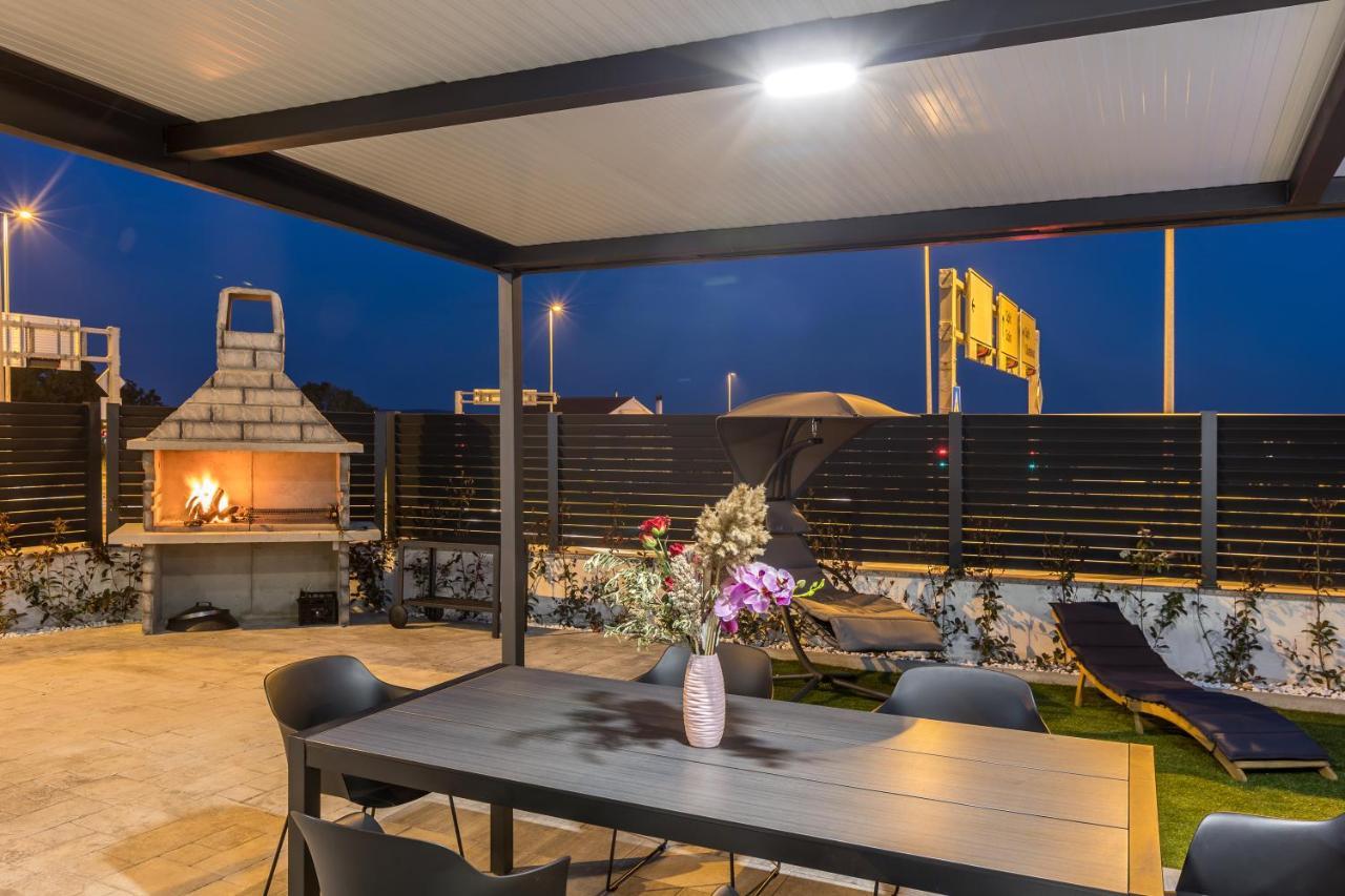 Luxury Apartments Katarina Каштела Екстер'єр фото