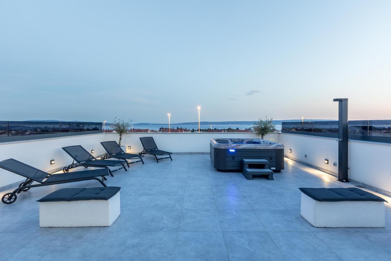 Luxury Apartments Katarina Каштела Екстер'єр фото