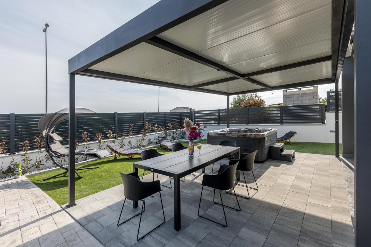 Luxury Apartments Katarina Каштела Екстер'єр фото