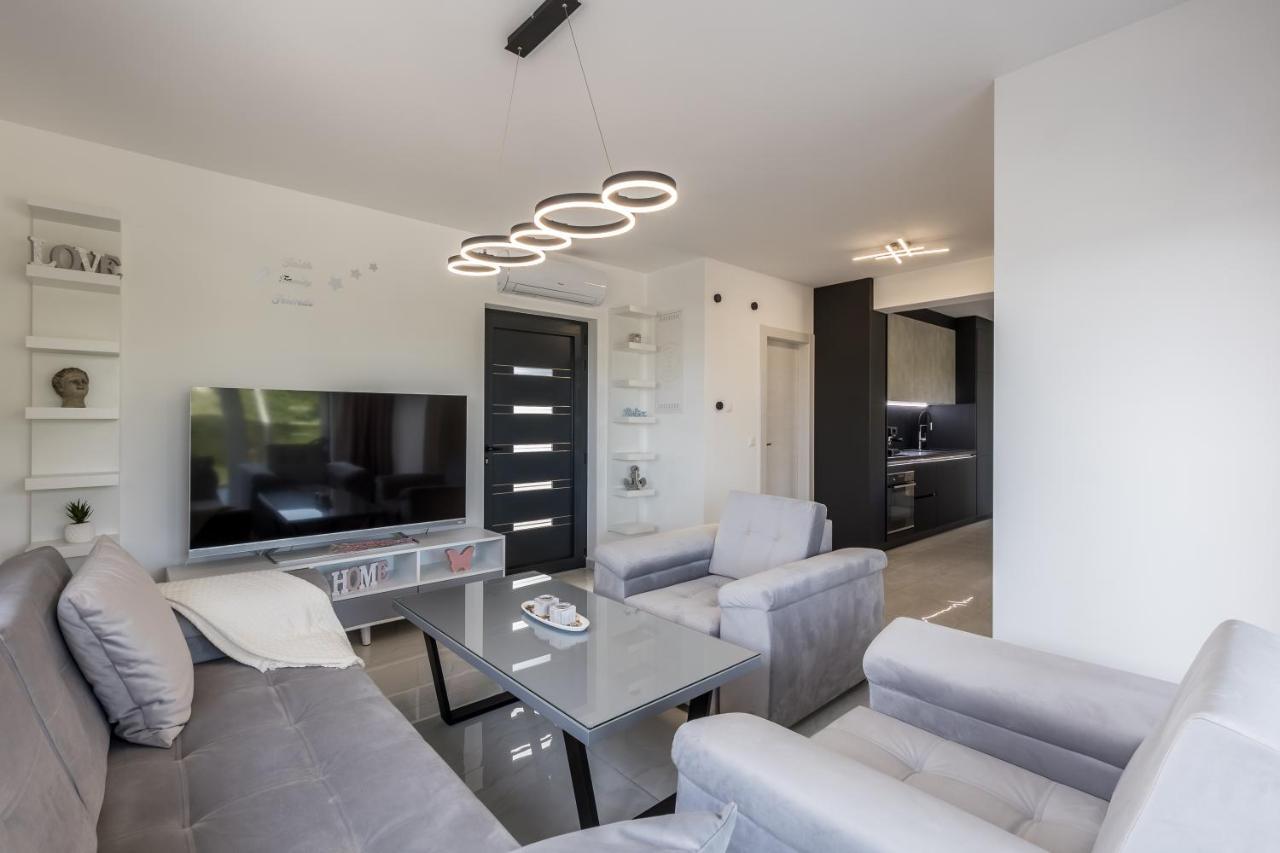 Luxury Apartments Katarina Каштела Екстер'єр фото